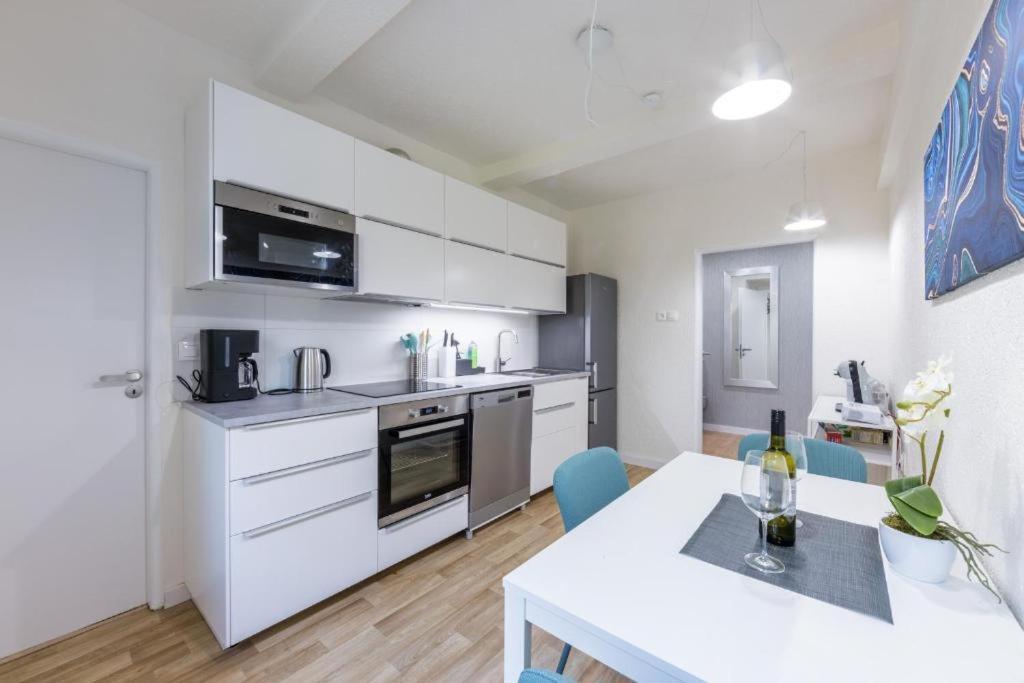Promenade View Apartment Karlsbad Buitenkant foto